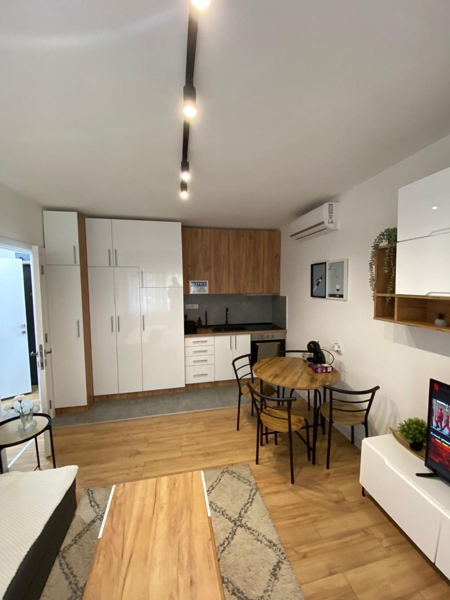 Urban Oasis Apartment Sajmiste المظهر الخارجي الصورة